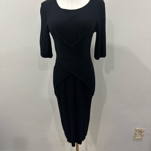 🖤 Emporio Armani Ribbed Knit Midi Dress – Made in Italy – Size 44 (US 8–10)